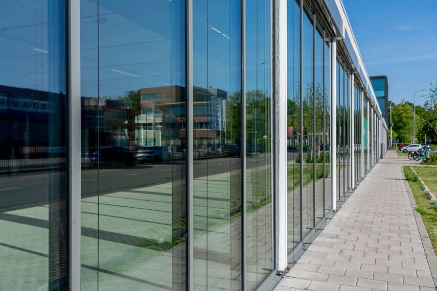 ConceptSystem 77 Ramen en ConceptWall 50 Vliesgevels - Hurkse Bogen gelegen in Eindhoven, Nederland