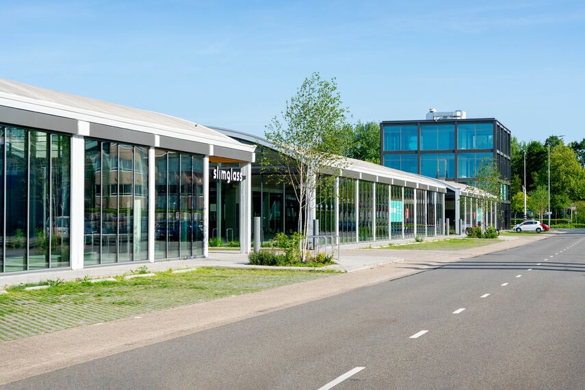 ConceptSystem 77 Ramen en ConceptWall 50 Vliesgevels - Hurkse Bogen gelegen in Eindhoven, Nederland