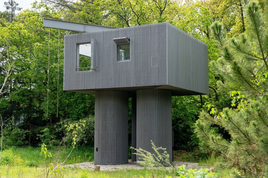 SlimLine 38 Ramen, ConceptPatio 130 Schuifsystemen en SlimLine 38 Cubic Ramen - Boshut Dolmen: zweven tussen de boomkruinen gelegen in Arnhem, Nederland