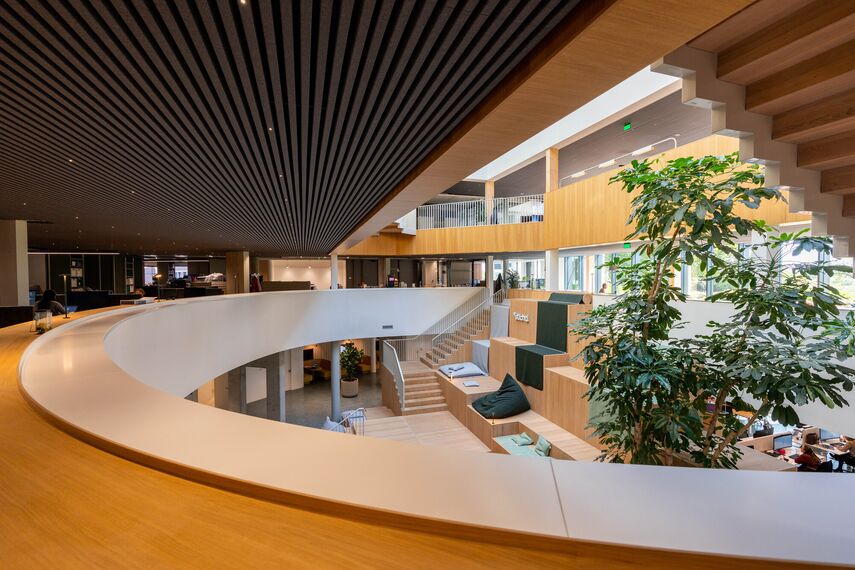 ConceptWall 50 Vliesgevels, ConceptSystem 77 Ramen, ConceptSystem 77 Deuren, SlimLine 38 Ramen, SlimLine 38 Deuren, SlimLine 38 Cubic Ramen, ConceptSystem 77 Brandwerend Ramen en ConceptSystem 77 Brandwerend Deuren - Gevels met gevoel geven Bastion Zuid karakter gelegen in 's Hertogenbosch, Nederland