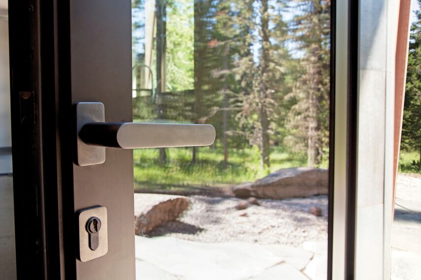 ConceptSystem 77 Ramen, ConceptSystem 77 Deuren, HiFinity Schuifsystemen en Purity Handgrepen - Flying Star Residence gelegen in Bridger Canyon, Verenigde Staten van Amerika