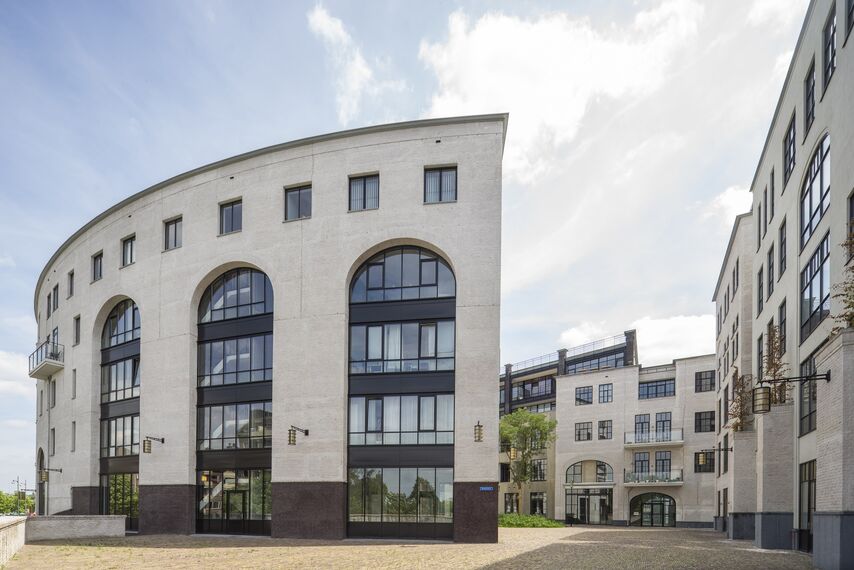 SlimLine 38 Ramen en ConceptWall 50 Vliesgevels - Maankwartier: De verbindende berg van Heerlen gelegen in Heerlen, Nederland