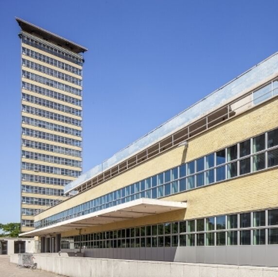 CS 24-SL Deuren - Congress center World Forum Den Haag: Renovatie in ‘De Stijl’ gelegen in Den Haag, Nederland