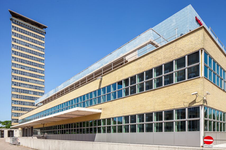 CS 24-SL Deuren - Congress center World Forum Den Haag: Renovatie in ‘De Stijl’ gelegen in Den Haag, Nederland