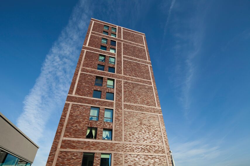ConceptWall 50 Vliesgevels, ConceptSystem 77 Verborgen vleugel Ramen en ConceptSystem 77 Brandwerend Ramen - MUSA op Katendrecht: verweven met haar omgeving gelegen in Rotterdam, Nederland