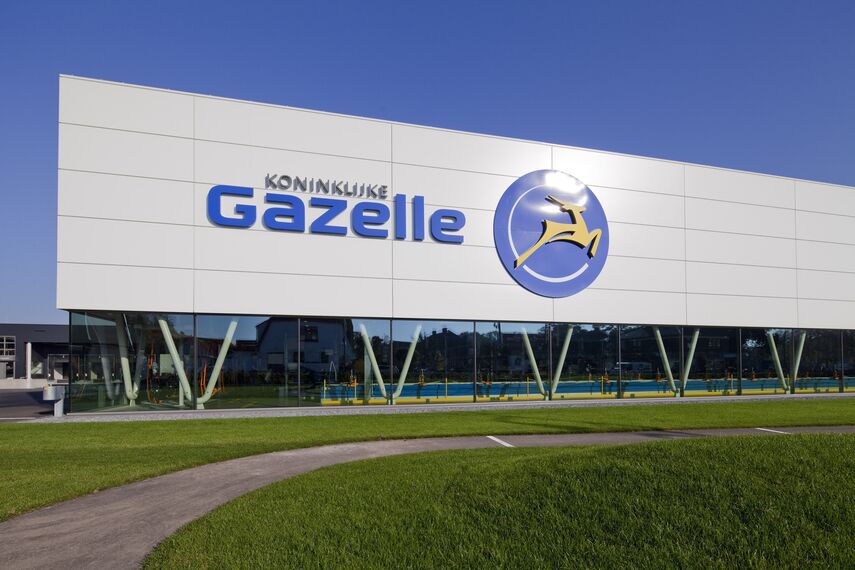 CS 24-SL Geannuleerde systemen en ConceptWall 50 Vliesgevels - Office building Gazellefabriek Dieren: Oog voor historie gelegen in Dieren, Nederland