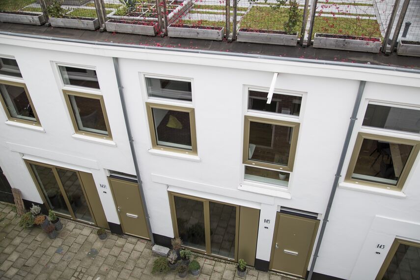 ConceptSystem 68 Ramen - House Hofjeswoningen Westende: Radicaal en toch subtiel gelegen in Den Haag, Nederland