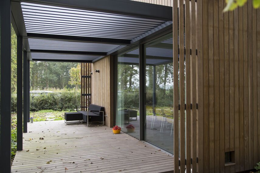 CS 86-HI (c) Geannuleerde systemen, ConceptWall 50 Vliesgevels en HiFinity Schuifsystemen - Bosvilla Voorschoten: Moderne villa op landgoed in Voorschoten gelegen in Voorschoten, Nederland