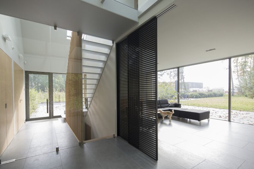 CS 86-HI (c) Geannuleerde systemen, ConceptWall 50 Vliesgevels en HiFinity Schuifsystemen - Bosvilla Voorschoten: Moderne villa op landgoed in Voorschoten gelegen in Voorschoten, Nederland