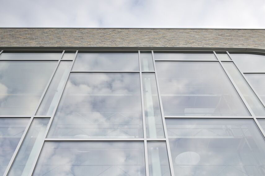 BriseSoleil 100 Zonwering, CS 104 (c) Geannuleerde systemen en ConceptWall 50-HI Vliesgevels - Office building Det Faglige Hus gelegen inDenemarken