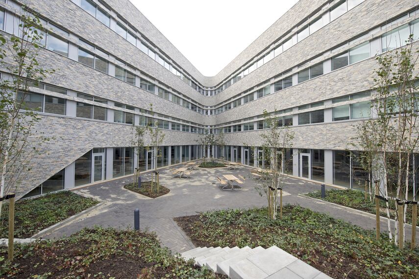 BriseSoleil 100 Zonwering, CS 104 (c) Geannuleerde systemen en ConceptWall 50-HI Vliesgevels - Office building Det Faglige Hus gelegen inDenemarken