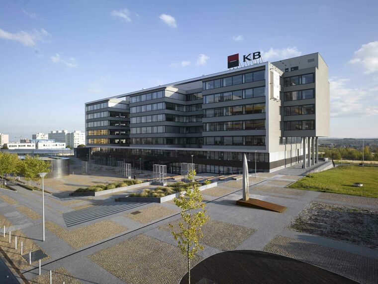 CS 86-HI (c) Geannuleerde systemen en ConceptWall 50 Vliesgevels - Západní mêsto (city west) Office Building gelegen in Prague, Tsjechische Republiek