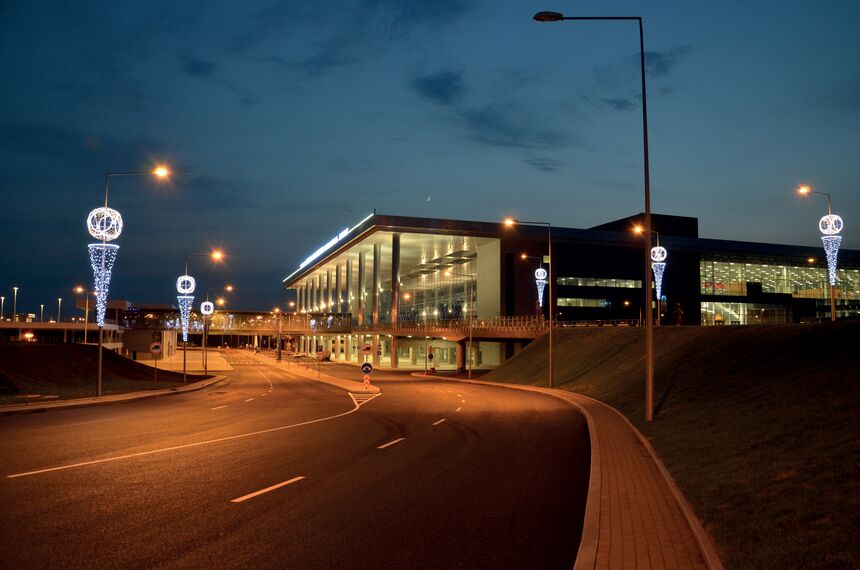 ConceptWall 50 Vliesgevels - Airport International Airport Prokofiev Donetsk gelegen in Donetsk, Oekraïne