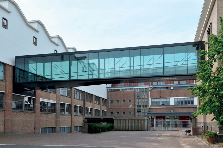 CS 24-SL Geannuleerde systemen, CS 24-SL Geannuleerde systemen en ConceptWall 50 Vliesgevels - Office building De Gruyterfabriek: Transformatie geeft nieuw elan gelegen in 's Hertogenbosch, Nederland