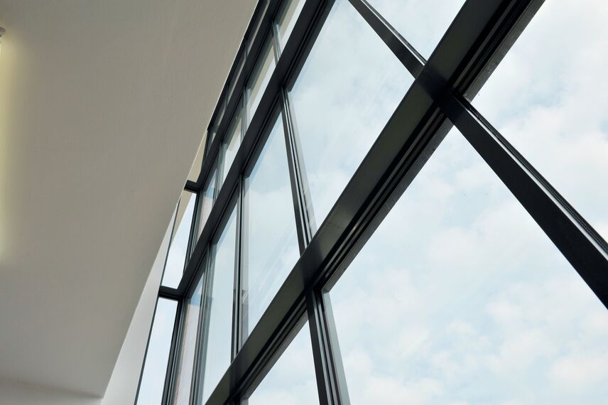 CS 24-SL Geannuleerde systemen, CS 24-SL Geannuleerde systemen en ConceptWall 50 Vliesgevels - Office building De Gruyterfabriek: Transformatie geeft nieuw elan gelegen in 's Hertogenbosch, Nederland