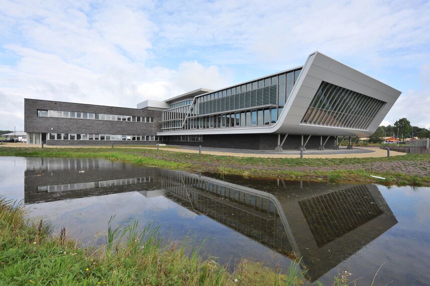 ConceptWall 60 Vliesgevels - Fire station Regional Fire Station and Police Office gelegen in Drachten, Nederland