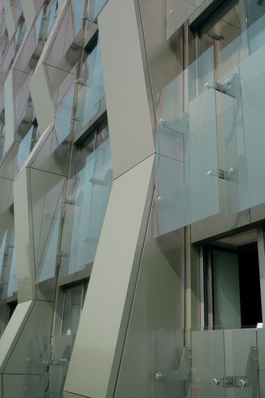 ConceptWall 60 Vliesgevels en CS 86-HI (c) Geannuleerde systemen - Appartementencomplex Apartments Famagosta gelegen in Milan, Italië