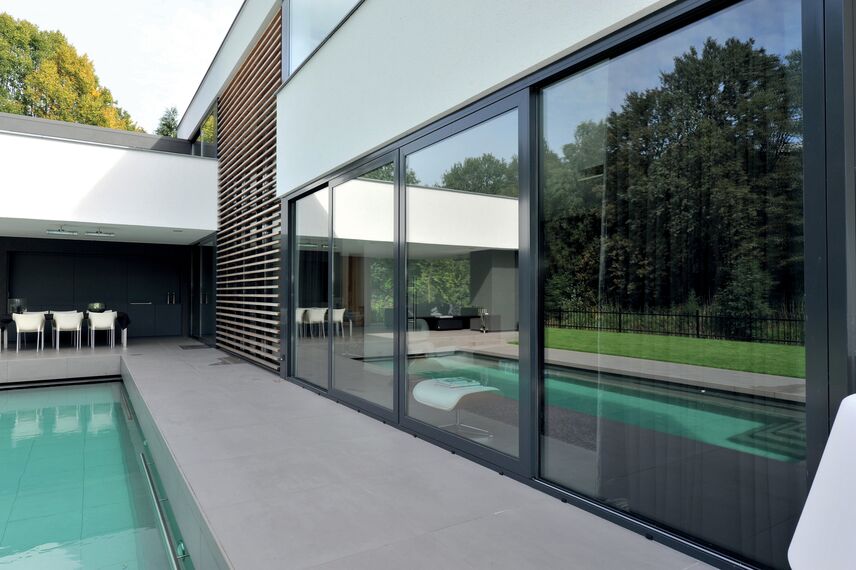ConceptSystem 68 Deuren en ConceptSystem 68 Ramen - Villa Oisterwijk gelegen in Oisterwijk, Nederland