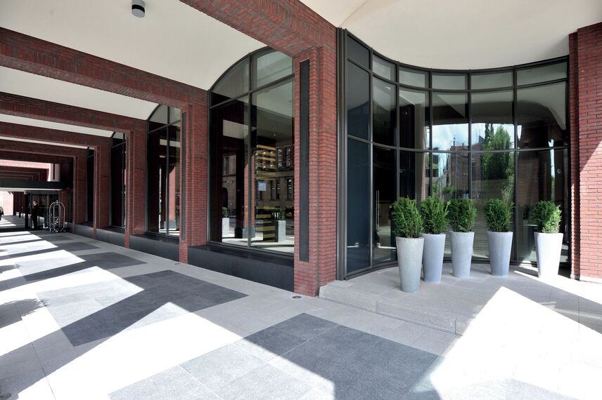 ConceptWall 50 Vliesgevels - Hilton hotel gelegen in Den Haag, Nederland