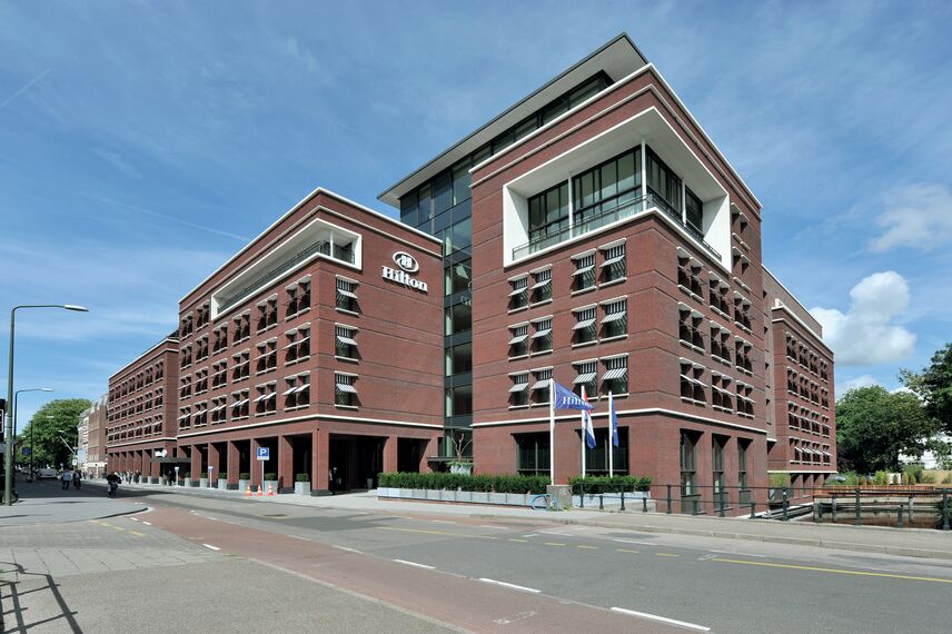 ConceptWall 50 Vliesgevels - Hilton hotel gelegen in Den Haag, Nederland