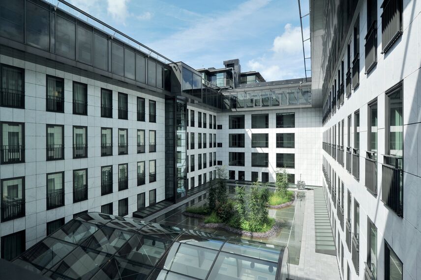 ConceptWall 50 Vliesgevels - Hilton hotel gelegen in Den Haag, Nederland