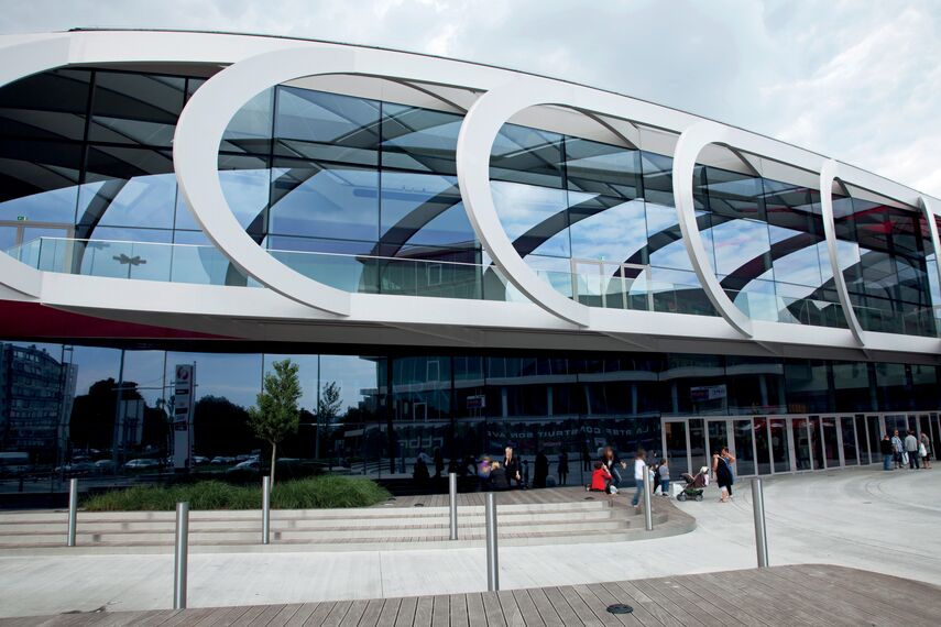 ConceptWall 50 Vliesgevels en ConceptWall 50 Structureel geklemd Vliesgevels - Shopping centre Médiacité gelegen in Luik, België