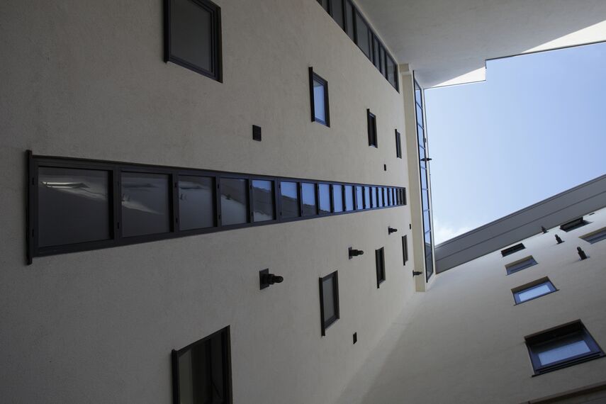 CP 96 Schuifsystemen en ConceptWall 50 Vliesgevels - Appartementencomplex Azure Project gelegen in Plymouth, Verenigd Koninkrijk