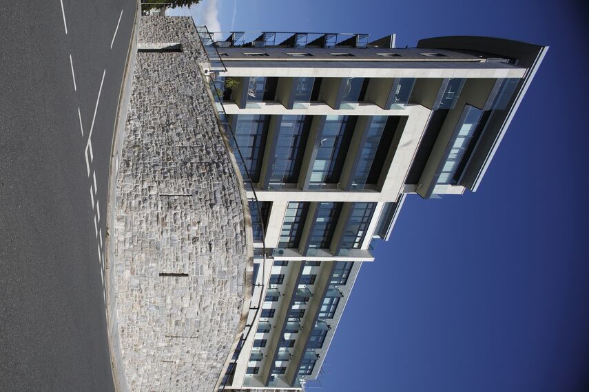 CP 96 Schuifsystemen en ConceptWall 50 Vliesgevels - Appartementencomplex Azure Project gelegen in Plymouth, Verenigd Koninkrijk