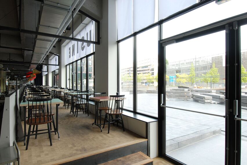 CS 38-SL Geannuleerde systemen en SlimLine 38 Ramen - Appartementencomplex Philips Lichttoren: transformatie van staal naar aluminium kozijnen gelegen in Eindhoven, Nederland