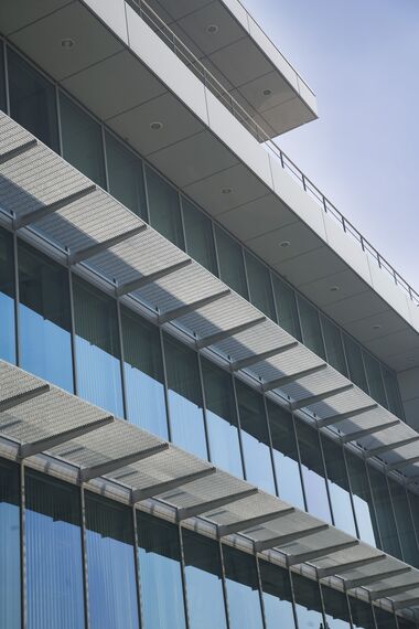 BriseSoleil 100 Zonwering en ConceptWall 50 Vliesgevels - Office building MSC gelegen in Antwerp, België
