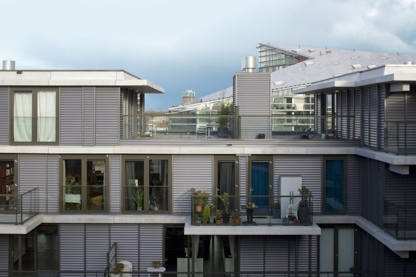 CP 96 Schuifsystemen - Appartementencomplex De Hofdame: woongebouw zonder enorme massa gelegen in Rotterdam, Nederland