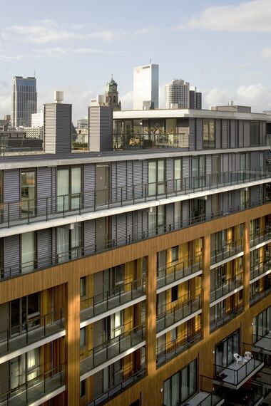 CP 96 Schuifsystemen - Appartementencomplex De Hofdame: woongebouw zonder enorme massa gelegen in Rotterdam, Nederland