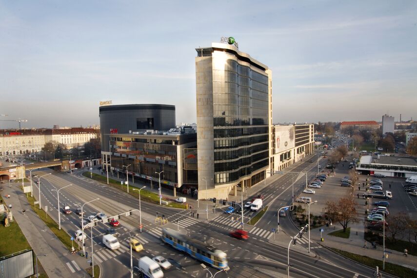 BriseSoleil 100 Zonwering en ConceptWall 50 Vliesgevels - Office building Arkady Wrocławskie gelegen in Wrocław, Polen