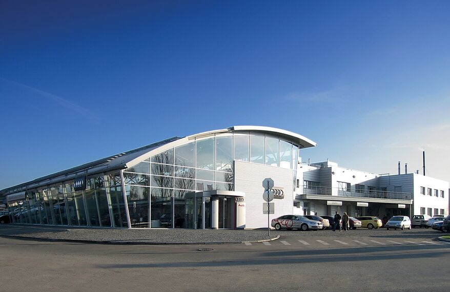 ConceptWall 50 Vliesgevels - Car Center Audi (Dnepropetrovsk) gelegen in Dnepropetrovsk, Oekraïne