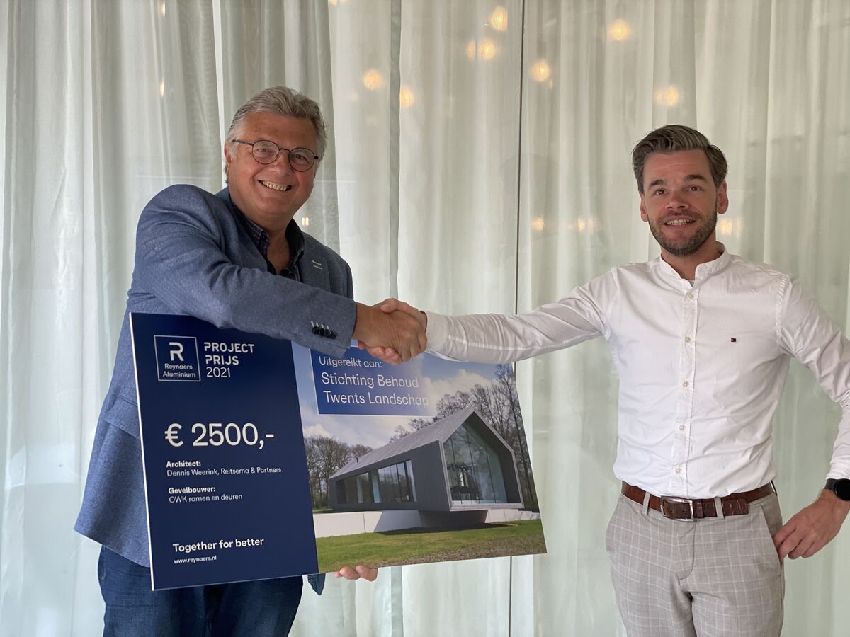 Overhandiging Reynaers Aluminium Project Prijs cheque - Goed doel