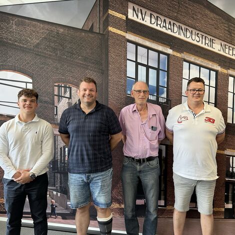 Gevelbouwer Munsterman ramen & deuren op brandwerendheidstraining bij Reynaers Aluminium