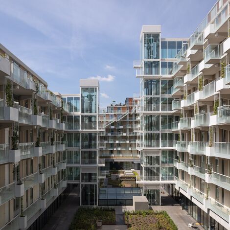 SlimLine 38 Ramen, ConceptSystem 77 Deuren, ConceptPatio 130 Schuifsystemen en ConceptWall 50 Vliesgevels - Fenix I: trots van Katendrecht gelegen in Rotterdam, Nederland