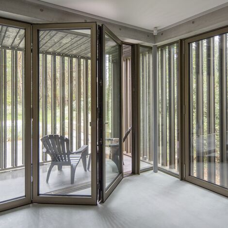 HiFinity Schuifsystemen - Villa Villa Meijendel: zwarthouten duinvilla vol natuurbeleving gelegen in Wassenaar, Nederland