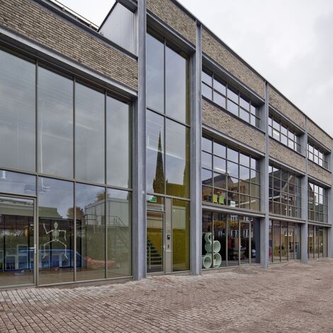 ConceptSystem 68 Ramen en CS 38-SL Geannuleerde systemen - Business center De Plint: ‘Achterkant’ wordt open gebouw gelegen in Tilburg, Nederland