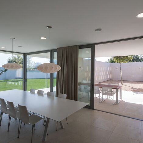 ConceptPatio 130 Schuifsystemen, ConceptSystem 77 Ramen, ConceptSystem 77 Deuren en ConceptWall 50 Vliesgevels - Villa Buftea Residence gelegen in Buftea, Roemenië