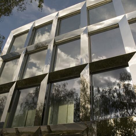 CS 86-HI (c) Geannuleerde systemen en ConceptWall 50 Vliesgevels - Technical Vocational School Visp gelegen in Visp, Zwitserland