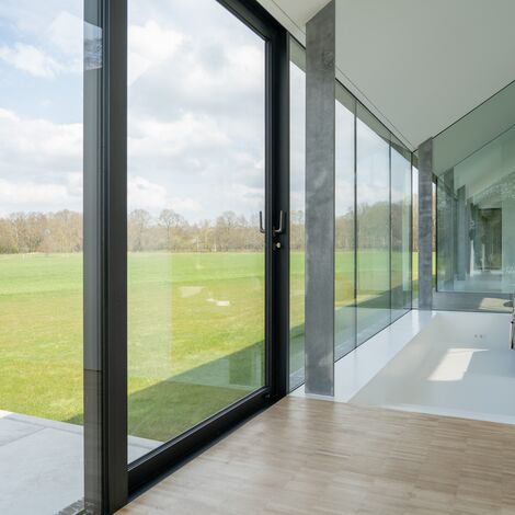SlimLine 38 Deuren, ConceptPatio 130 Schuifsystemen en ConceptSystem 77 Ramen - Het Kleine Krikhaar: van landbouwschuur tot luxueus droomhuis gelegen in Geesteren, Nederland