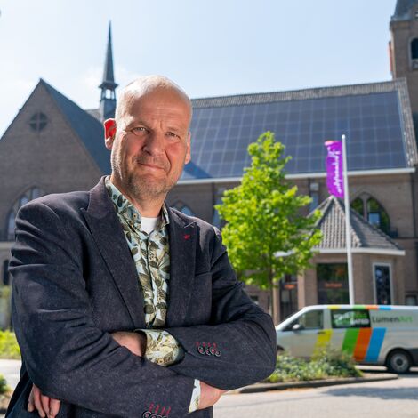 ConceptSystem 77 Ramen, ConceptSystem 77 Deuren en SlimLine 38 Cubic Ramen - Boschwegsekerk: toogramen knipogen naar verleden gelegen in Schijndel, Nederland