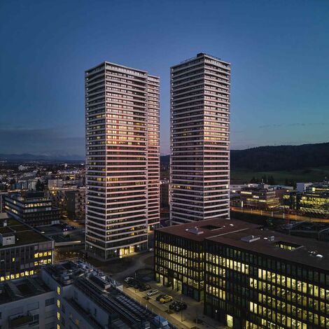 MasterLine 8 Ramen en MasterLine 8 Deuren - Three Point Dübendorf gelegen in Zürich, Zwitserland