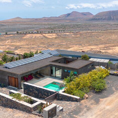 SlimPatio 68 Schuifsystemen, ConceptPatio 68 Schuifsystemen en MasterLine 8 HI Ramen - Villa Khorakhané gelegen in Fuerteventura-Villaverde, Spanje