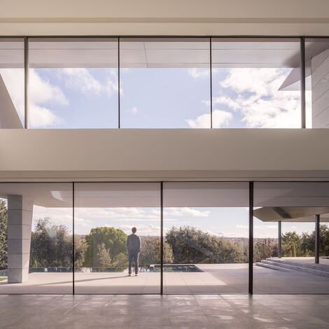 HiFinity Schuifsystemen, SlimPatio 68 Schuifsystemen en SlimLine 38 Ramen - Casa Entre Encinas gelegen in Madrid, Spanje