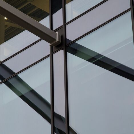 ConceptFolding 77 Schuifsystemen en ConceptWall 50 Vliesgevels - DC New Logic III: het op één na duurzaamste distributiecenturm ter wereld gelegen in Tilburg, Nederland