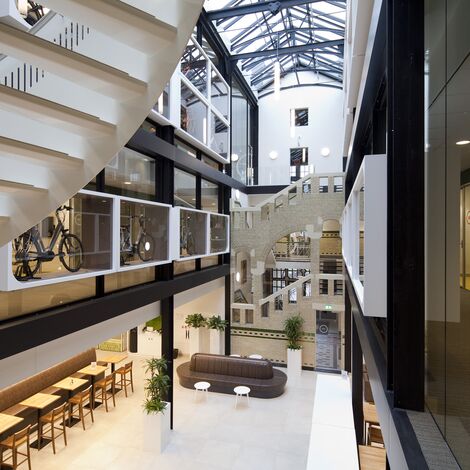 CS 24-SL Geannuleerde systemen en ConceptWall 50 Vliesgevels - Office building Gazellefabriek Dieren: Oog voor historie gelegen in Dieren, Nederland