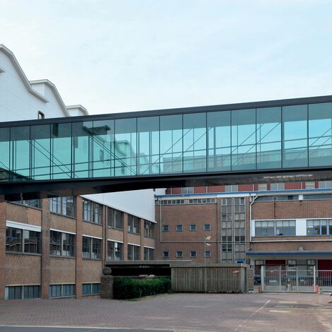 CS 24-SL Geannuleerde systemen, CS 24-SL Geannuleerde systemen en ConceptWall 50 Vliesgevels - Office building De Gruyterfabriek: Transformatie geeft nieuw elan gelegen in 's Hertogenbosch, Nederland