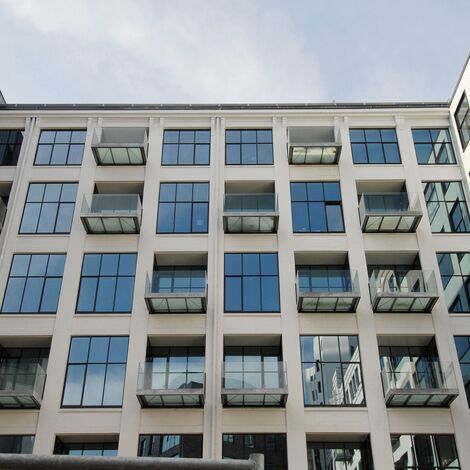 CS 38-SL Geannuleerde systemen en SlimLine 38 Ramen - Appartementencomplex Philips Lichttoren: transformatie van staal naar aluminium kozijnen gelegen in Eindhoven, Nederland